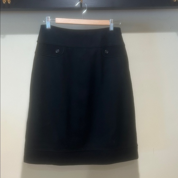 Elegant Black Pencil Skirt for Women - Picture 1 of 2
